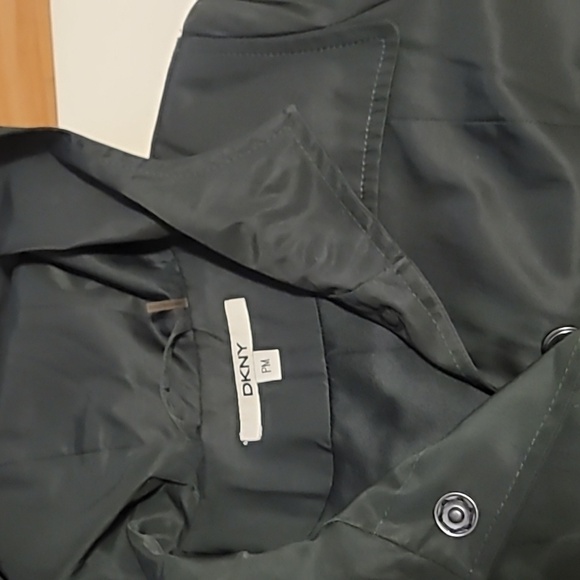 Beautiful Women's Dark Green Hooded Coat - Picture 9 of 10